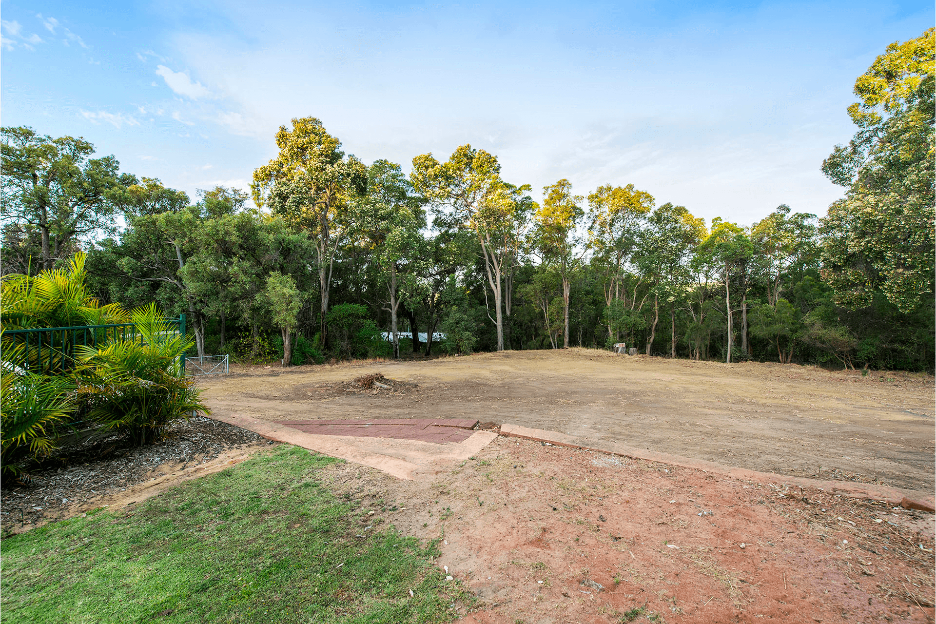 137 Palmateer Drive, Bickley, WA 6076