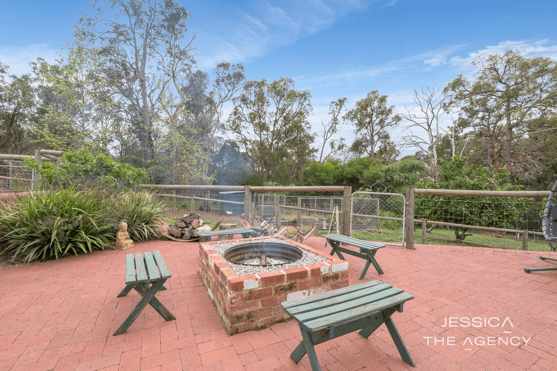 137 Palmateer Drive, Bickley, WA 6076