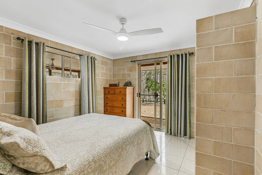 2 Abbott Road, GLENWOOD, QLD 4570