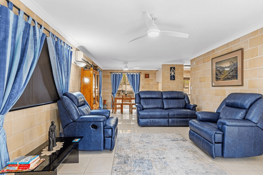 2 Abbott Road, GLENWOOD, QLD 4570