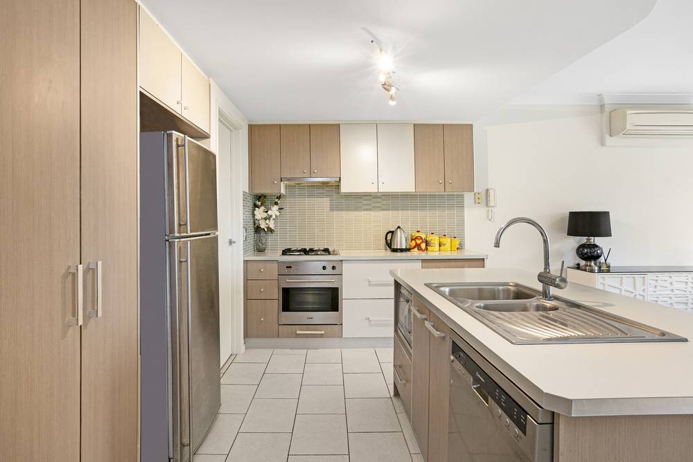 7/3208 Central Place, Carrara, QLD 4211