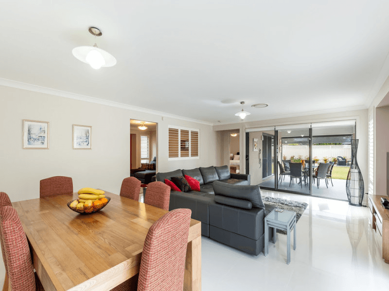 33 Davis Street, Booker Bay, NSW 2257