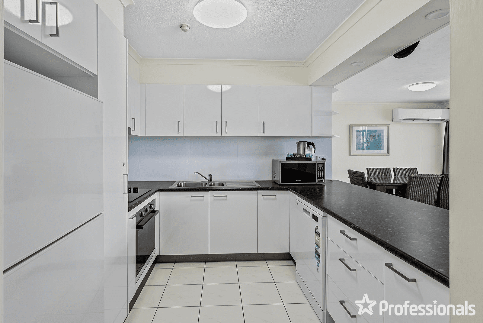 9H/3277 Surfers Paradise Boulevard, SURFERS PARADISE, QLD 4217