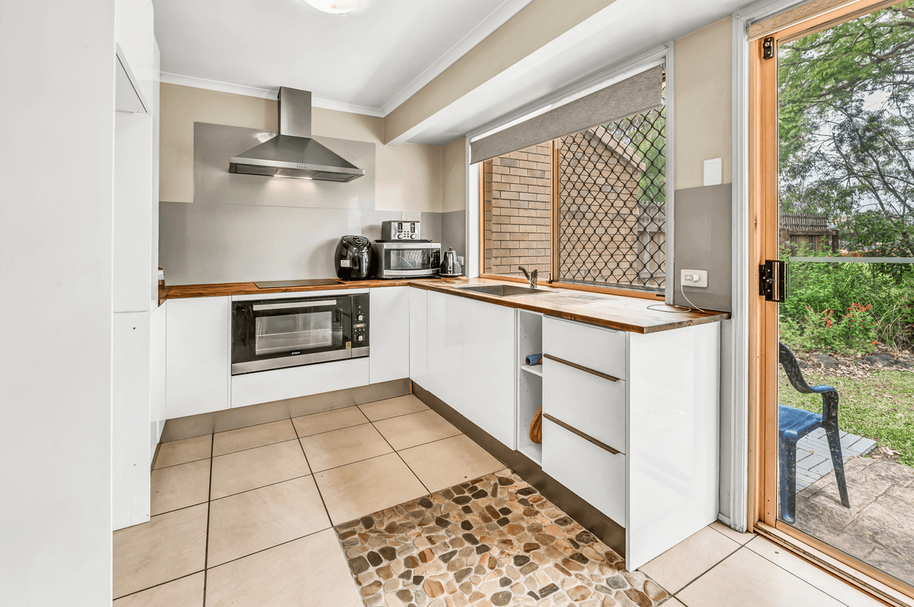 4  Birch Court, OXENFORD, QLD 4210