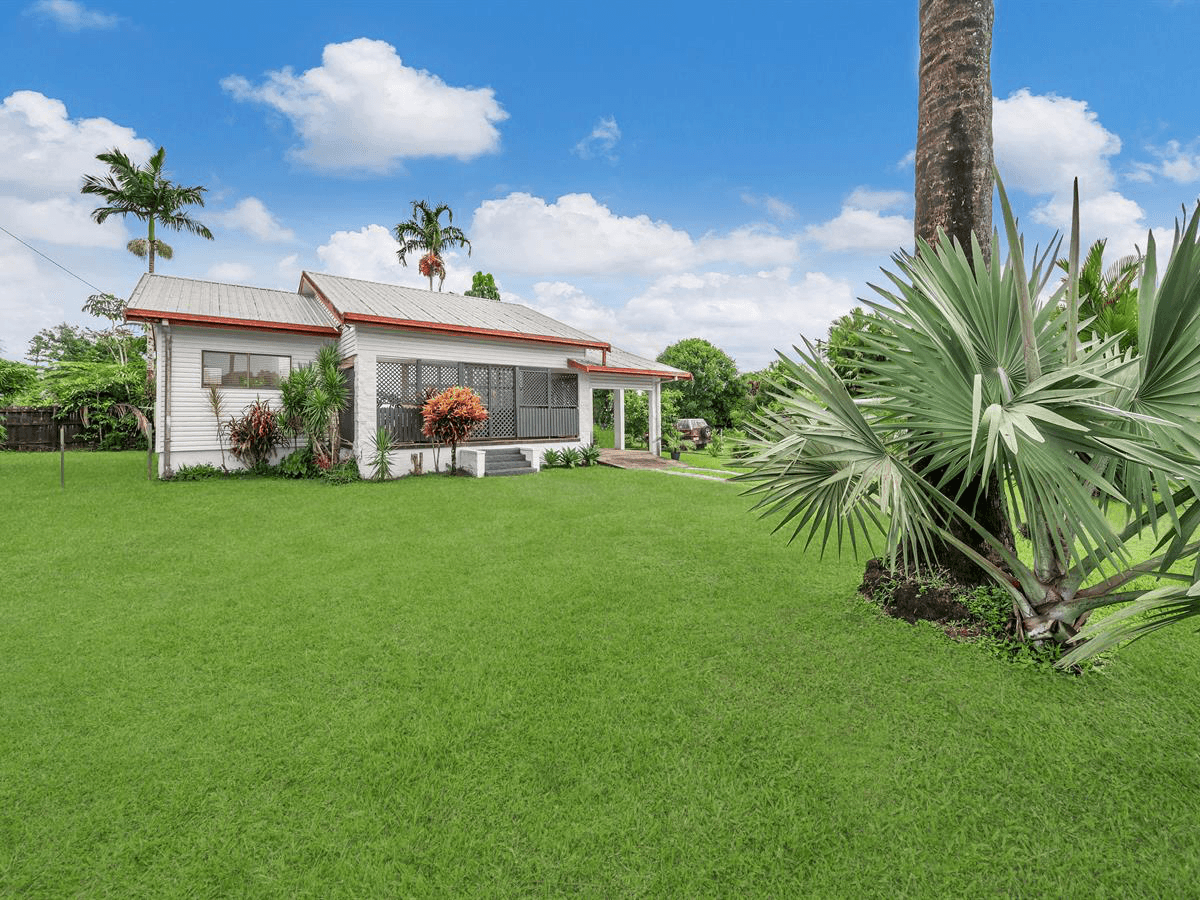 31 Acacia Street, Goondi Bend, QLD 4860