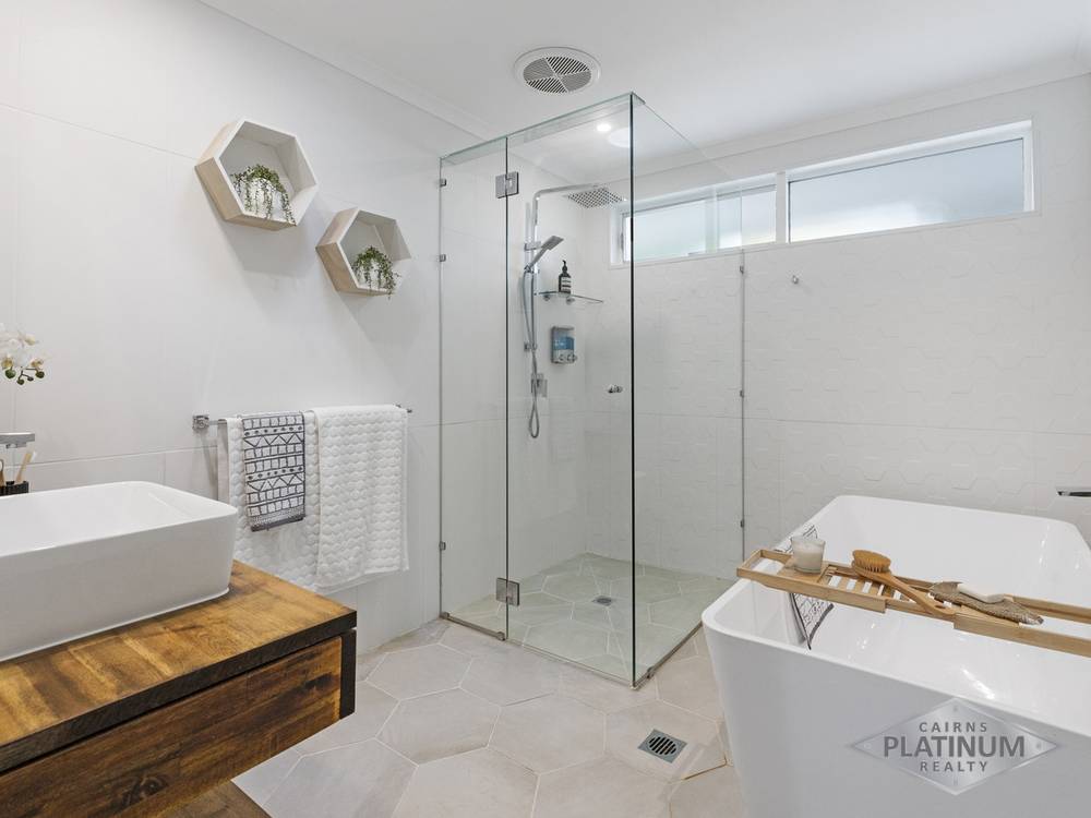 1 Hood Street, TRINITY PARK, QLD 4879