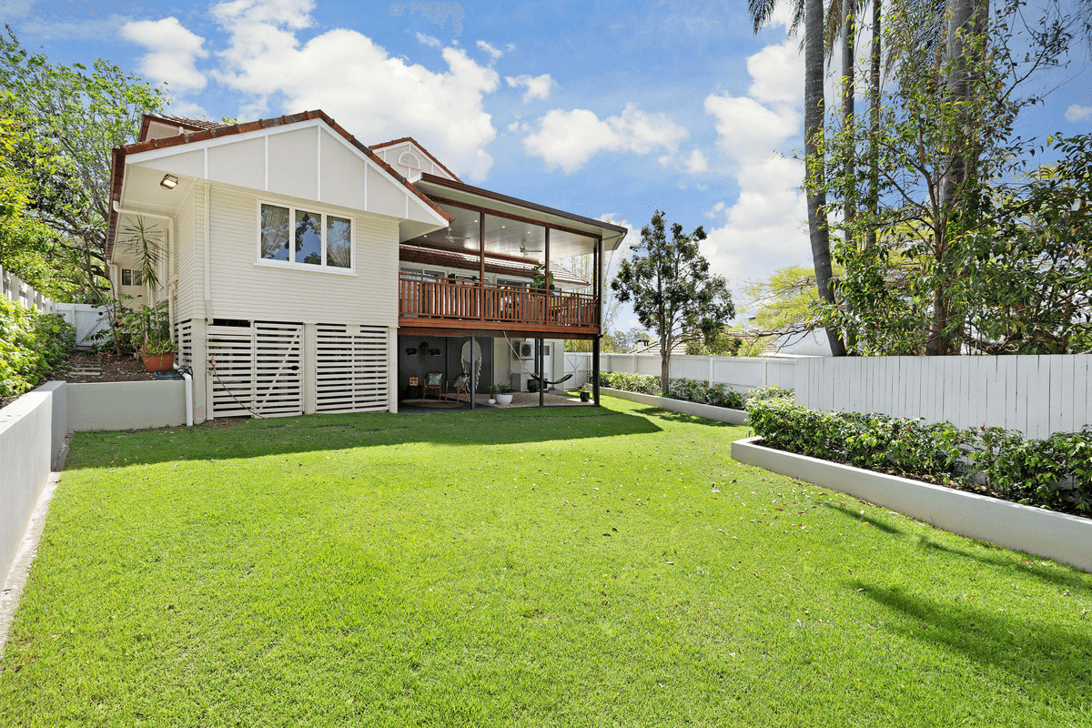 11 Clara Street, Camp Hill, QLD 4152