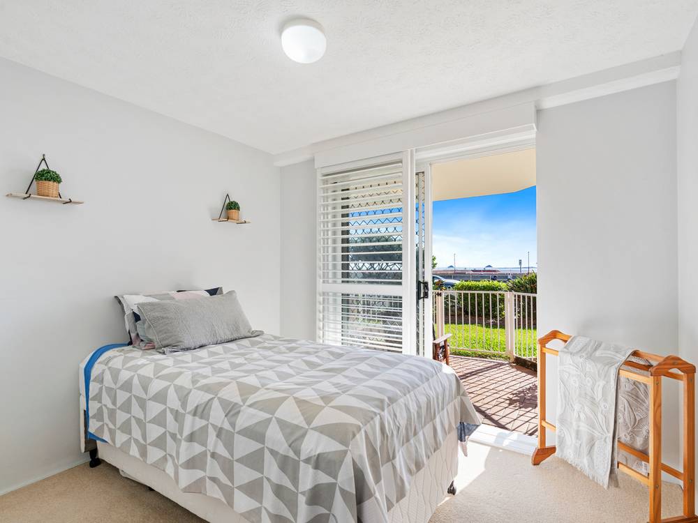 1/155 Wynnum Esplanade, WYNNUM, QLD 4178