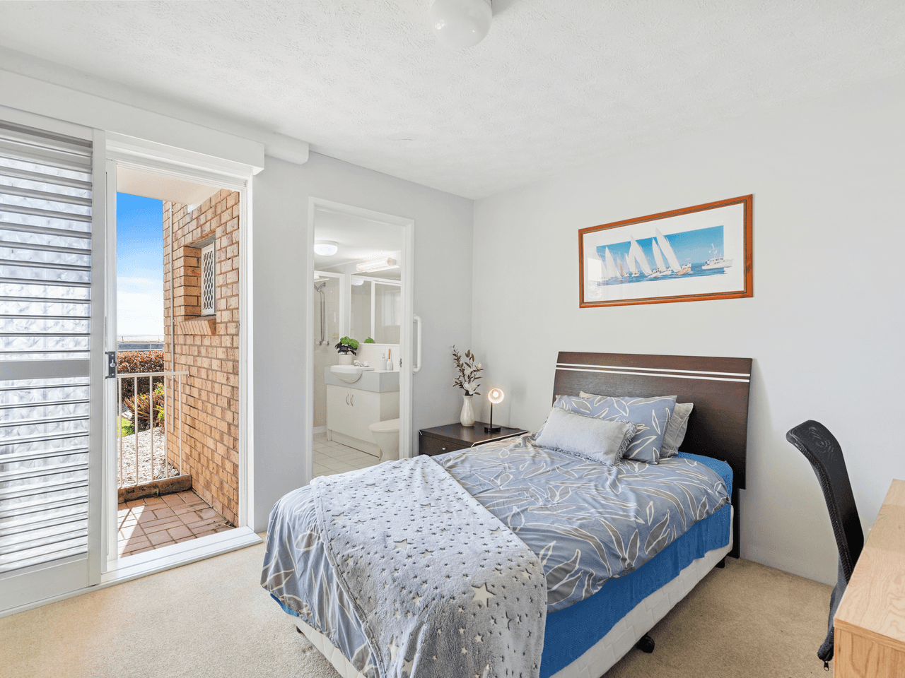 1/155 Wynnum Esplanade, WYNNUM, QLD 4178