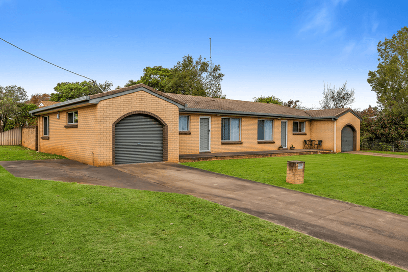 16 Marigold Street, CENTENARY HEIGHTS, QLD 4350