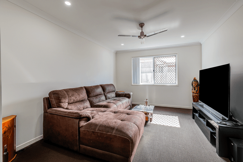 9 Hyperno Street, KALLANGUR, QLD 4503