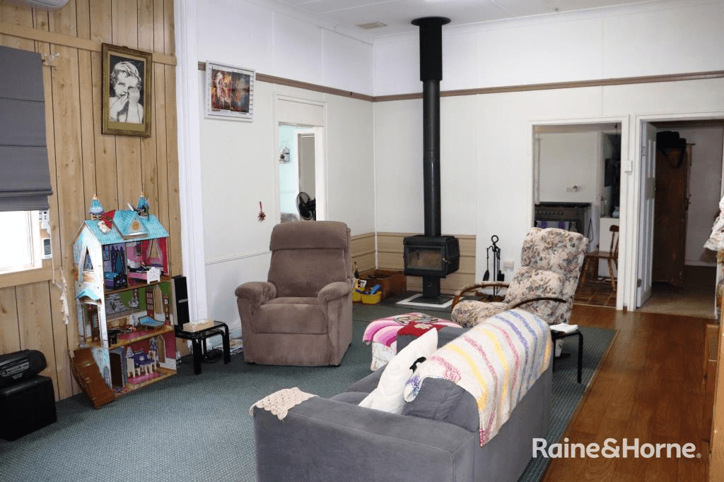 13 Hams Street, TINGOORA, QLD 4608