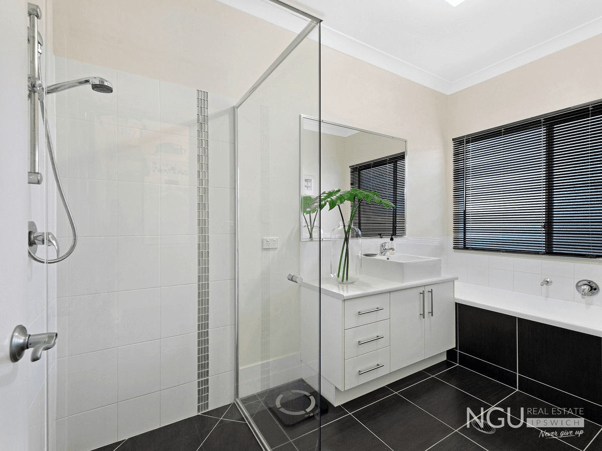 16 Waterfront Drive, Karalee, QLD 4306