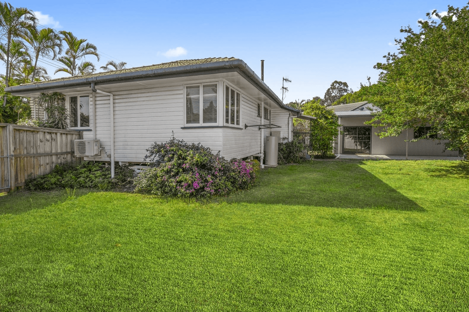 4 Reynton Street, CURRUMBIN WATERS, QLD 4223