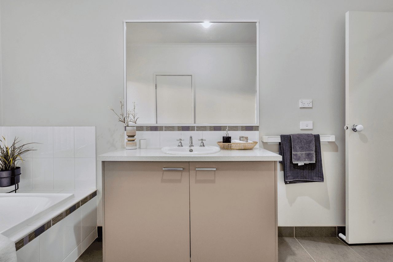 12 Herryls Lane, CRAIGIEBURN, VIC 3064