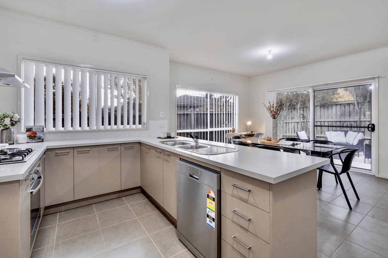 12 Herryls Lane, CRAIGIEBURN, VIC 3064