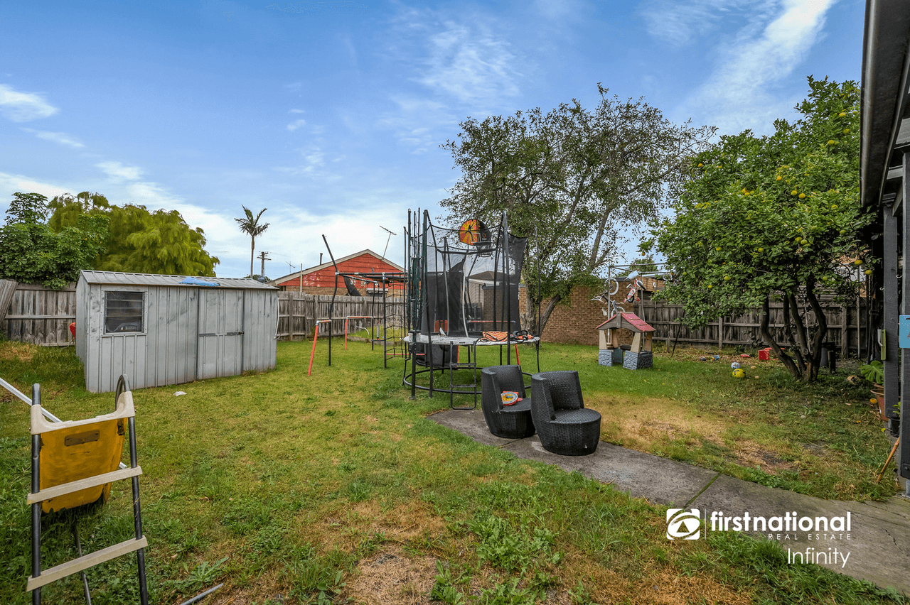 3 Lochmaben Court, Clarinda, VIC 3169