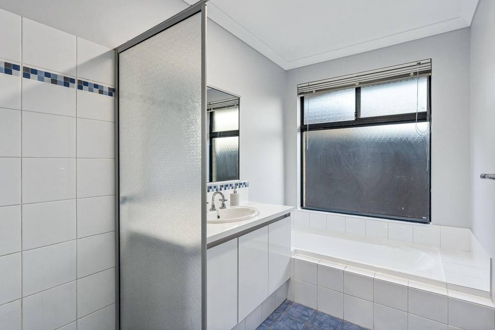 26 Evesham Drive, Ellenbrook, WA 6069