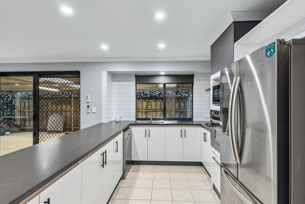 26 Evesham Drive, Ellenbrook, WA 6069