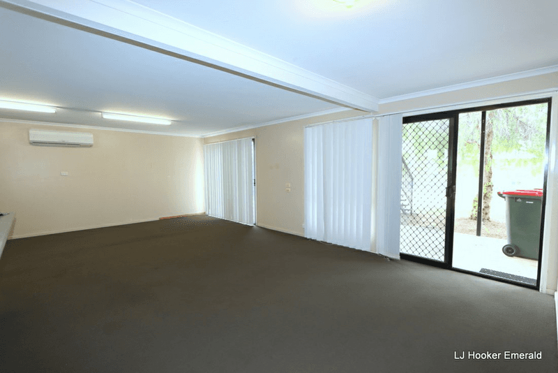 105 Harris Street, EMERALD, QLD 4720