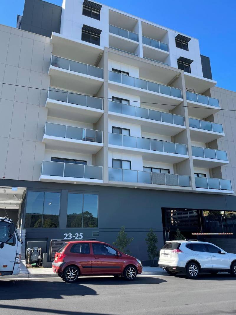 23-25 Young St, West Gosford, nsw 2250