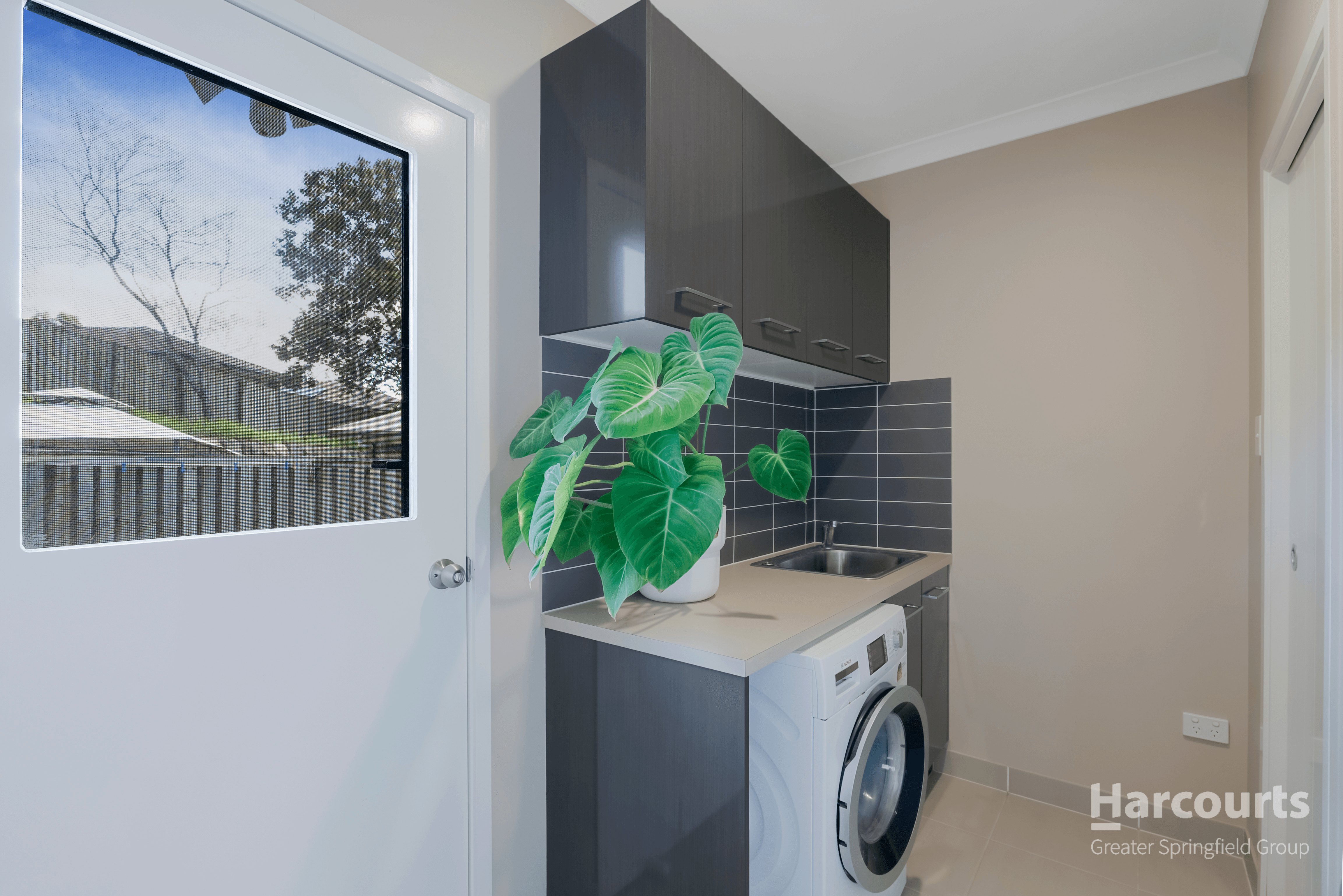 11 Lucy Court, AUGUSTINE HEIGHTS, QLD 4300