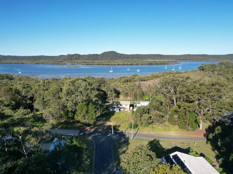 26 SEAVIEW Street, RUSSELL ISLAND, QLD 4184