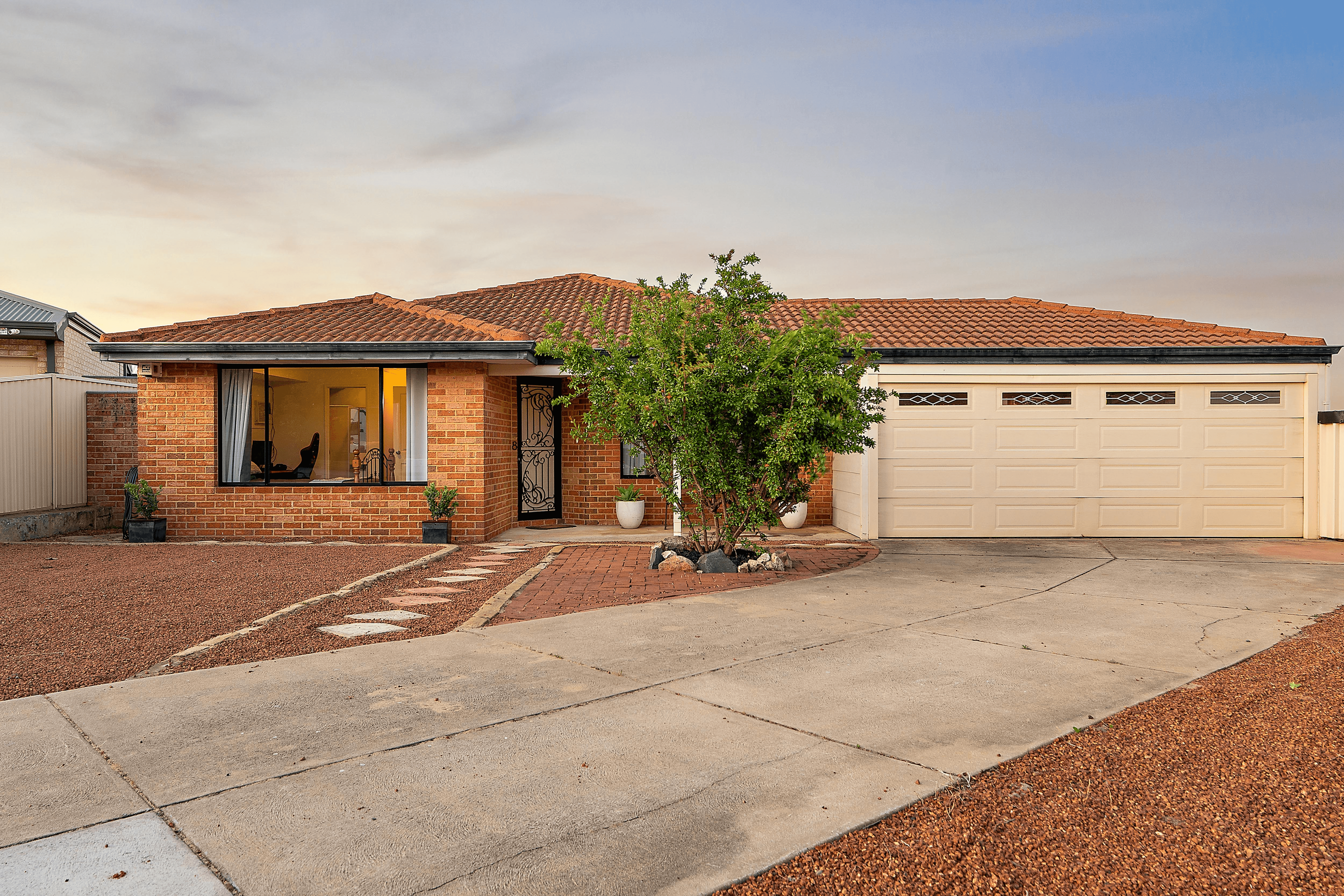 8 Rutherford Square, ORELIA, WA 6167