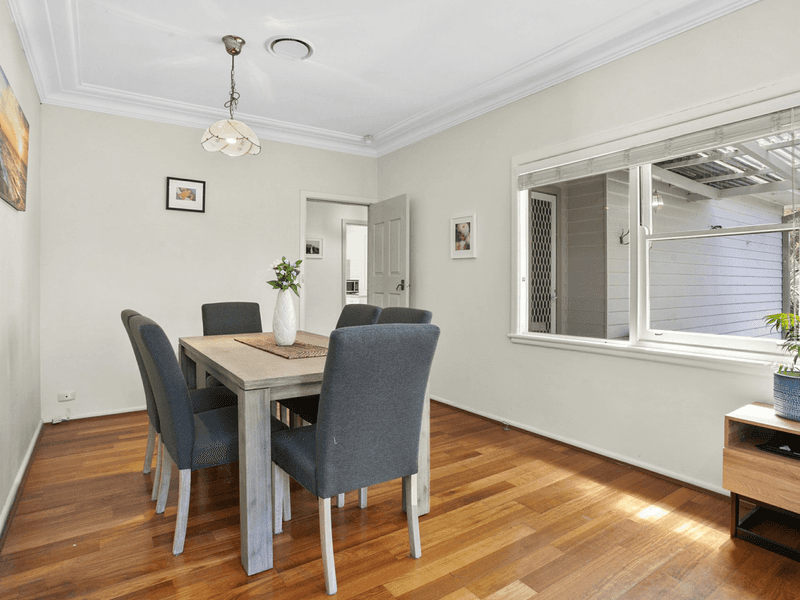 27 Pringle Avenue, BELROSE, NSW 2085