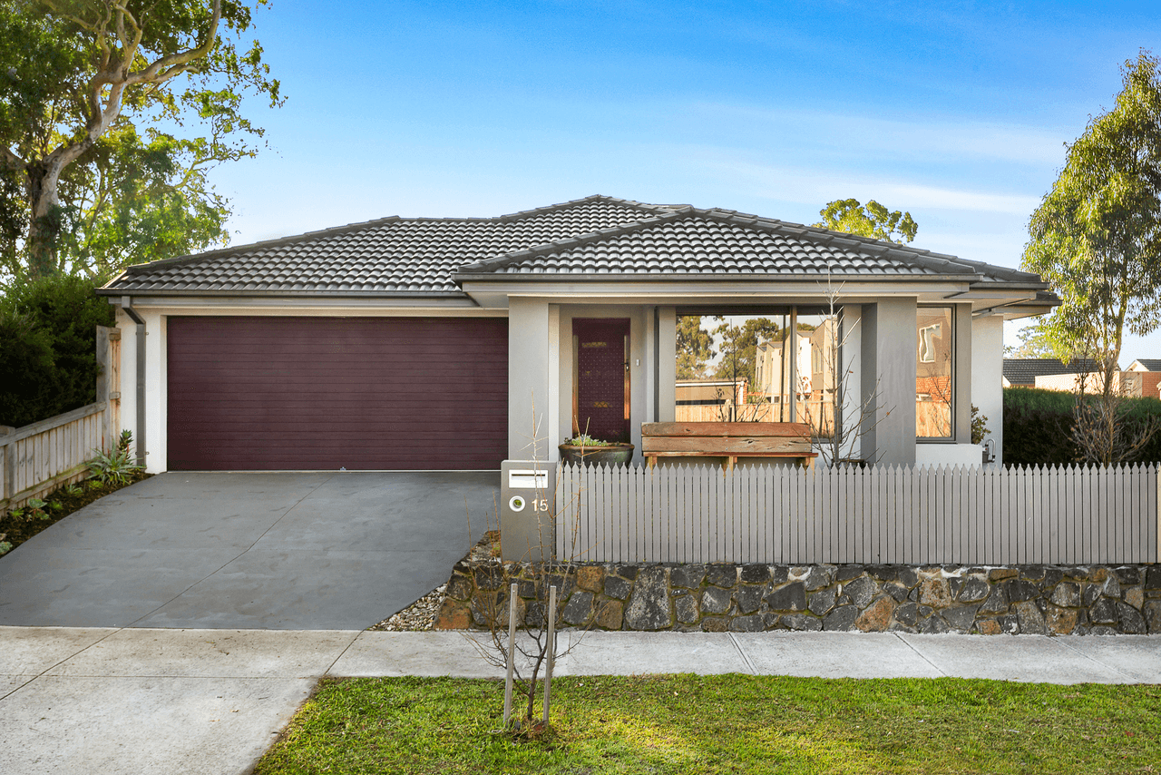 15 Travertine Crescent, DOREEN, VIC 3754