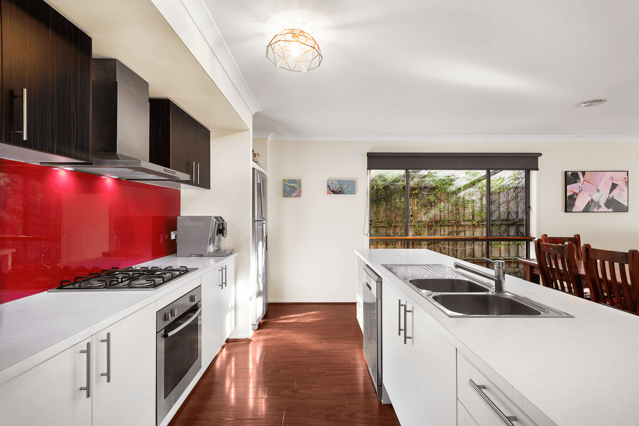 15 Travertine Crescent, DOREEN, VIC 3754