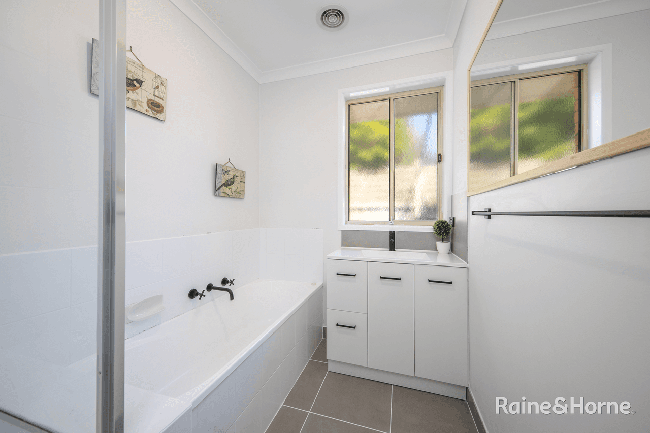 35 Anthony Street, SUNBURY, VIC 3429