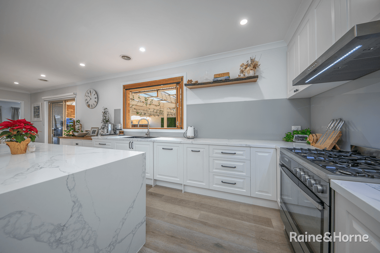 35 Anthony Street, SUNBURY, VIC 3429