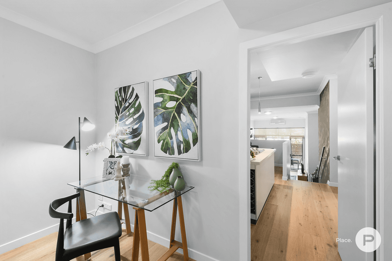 2/12 Belgrave Road, Indooroopilly, QLD 4068