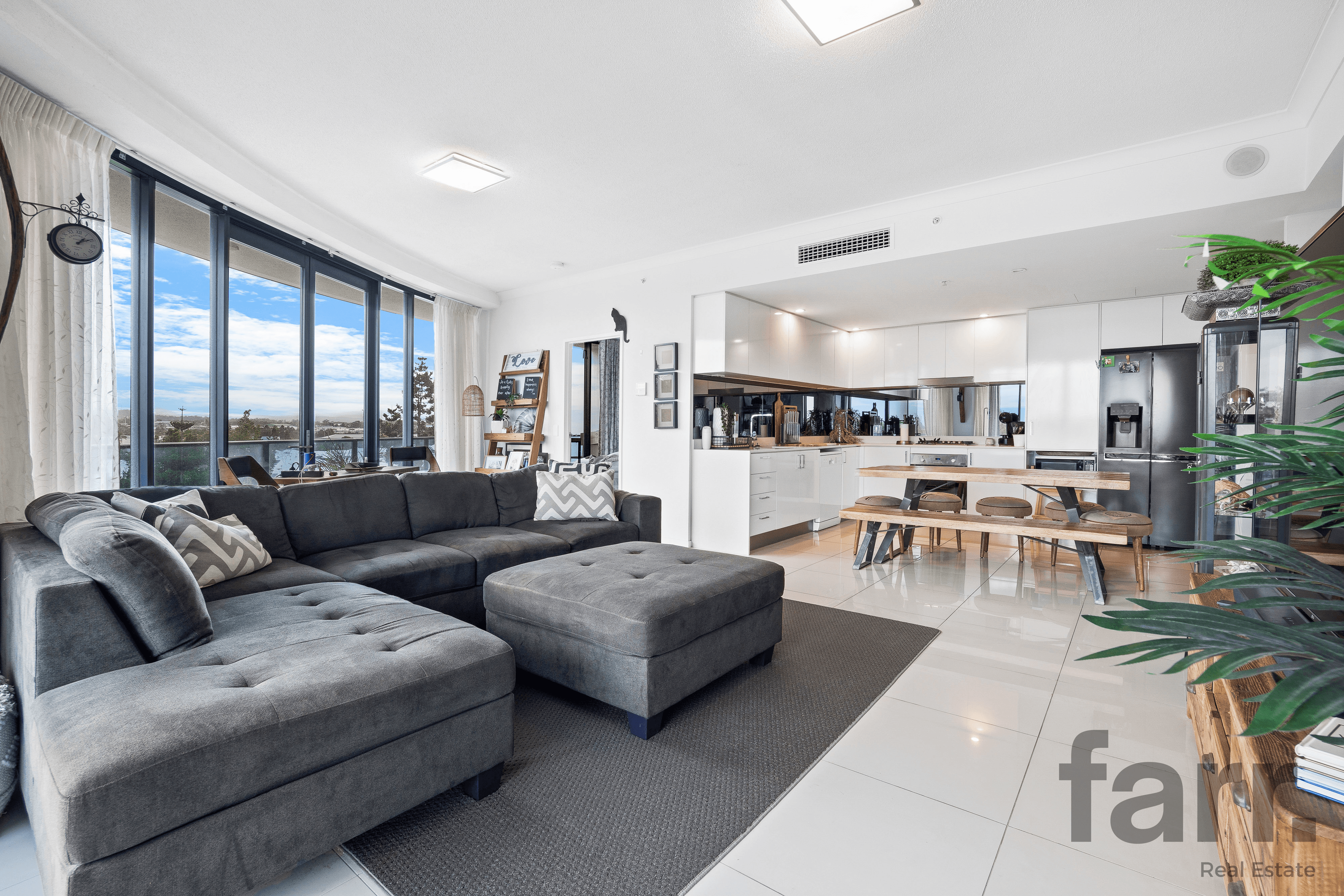 2306/5 HARBOUR SIDE COURT, BIGGERA WATERS, QLD 4216