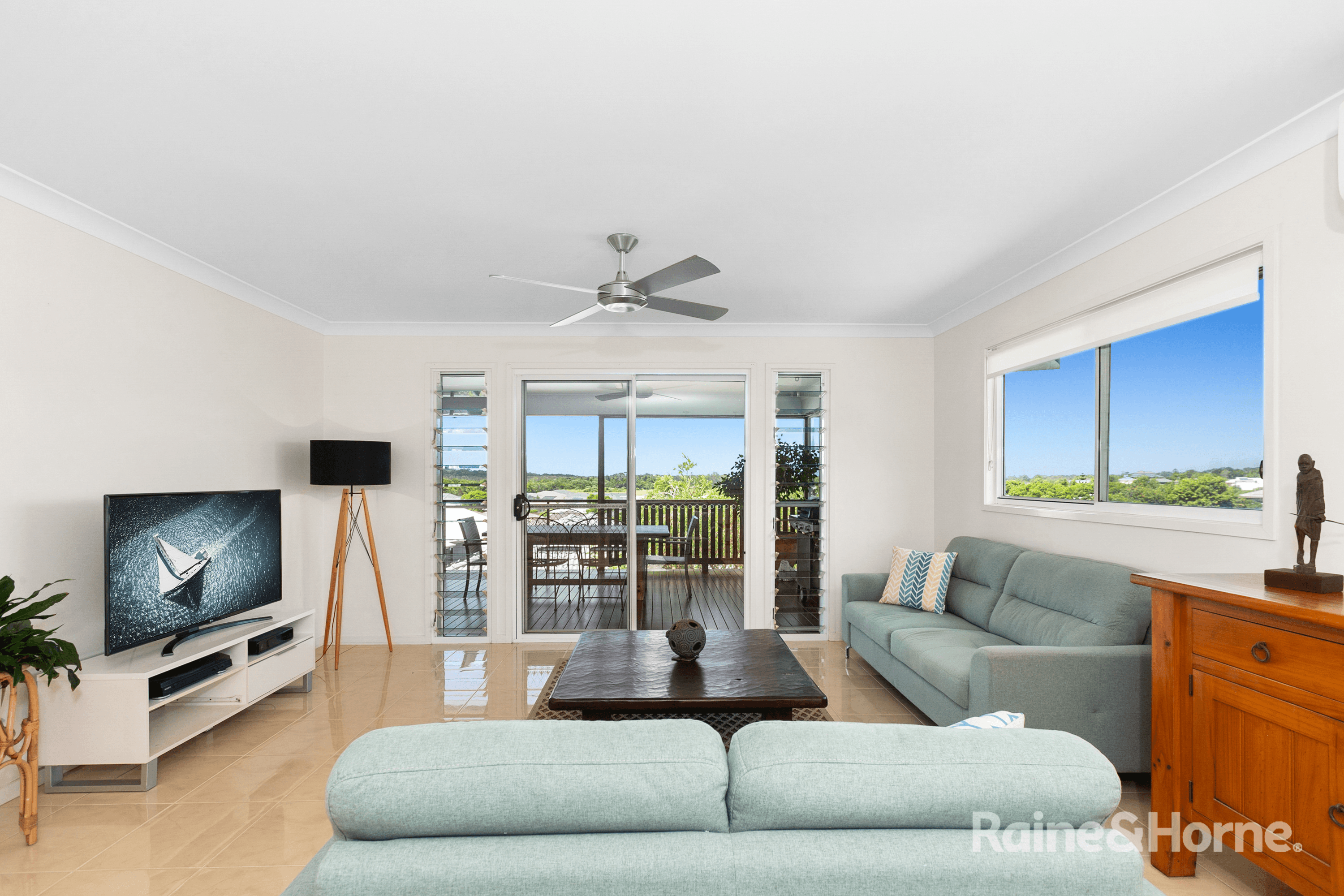 32 Lennox Circuit, POTTSVILLE, NSW 2489