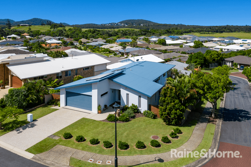 32 Lennox Circuit, POTTSVILLE, NSW 2489