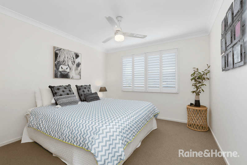 32 Lennox Circuit, POTTSVILLE, NSW 2489