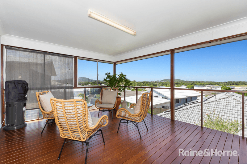 32 Lennox Circuit, POTTSVILLE, NSW 2489