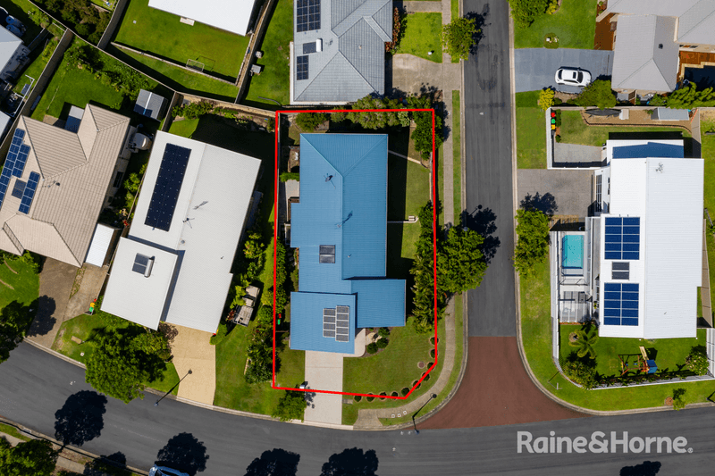 32 Lennox Circuit, POTTSVILLE, NSW 2489