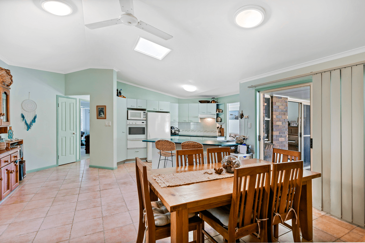 24 Mountain Close, Mountain Creek, QLD 4557