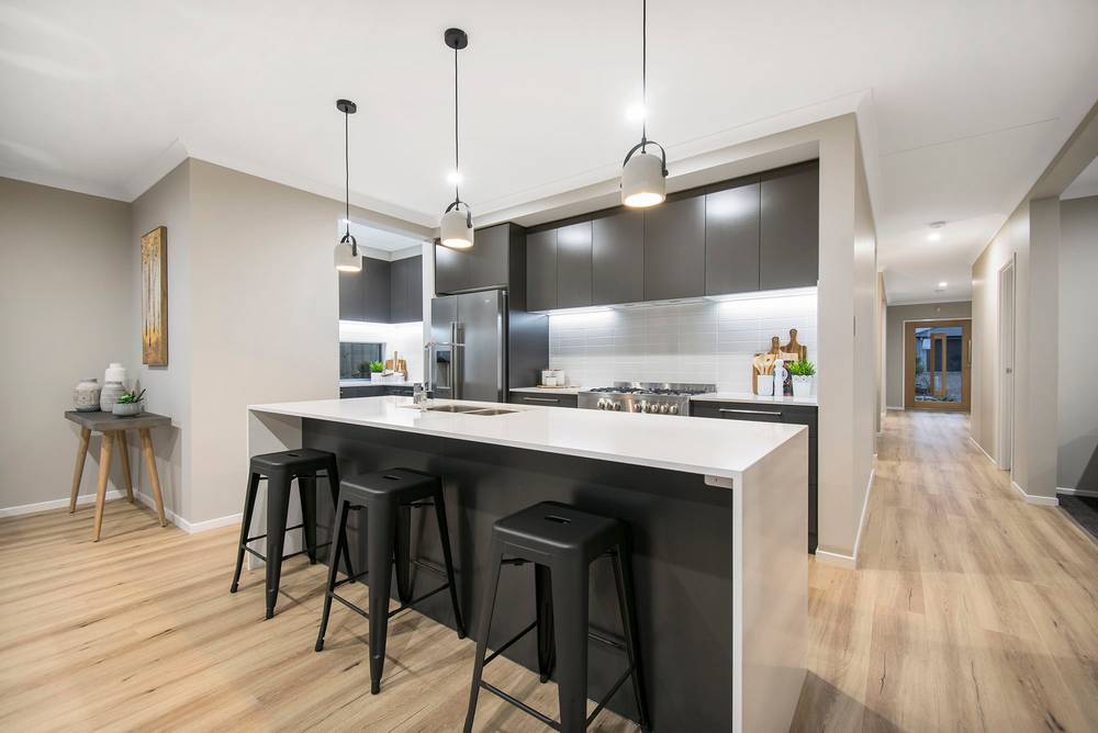 Modern entertainers dream, CLAREMONT MEADOWS, NSW 2747
