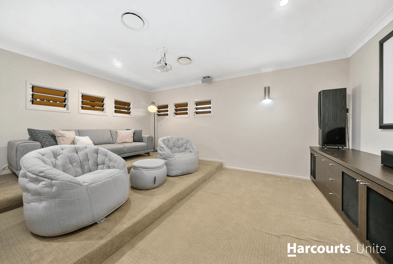 5 Mossglen Close, MURRUMBA DOWNS, QLD 4503