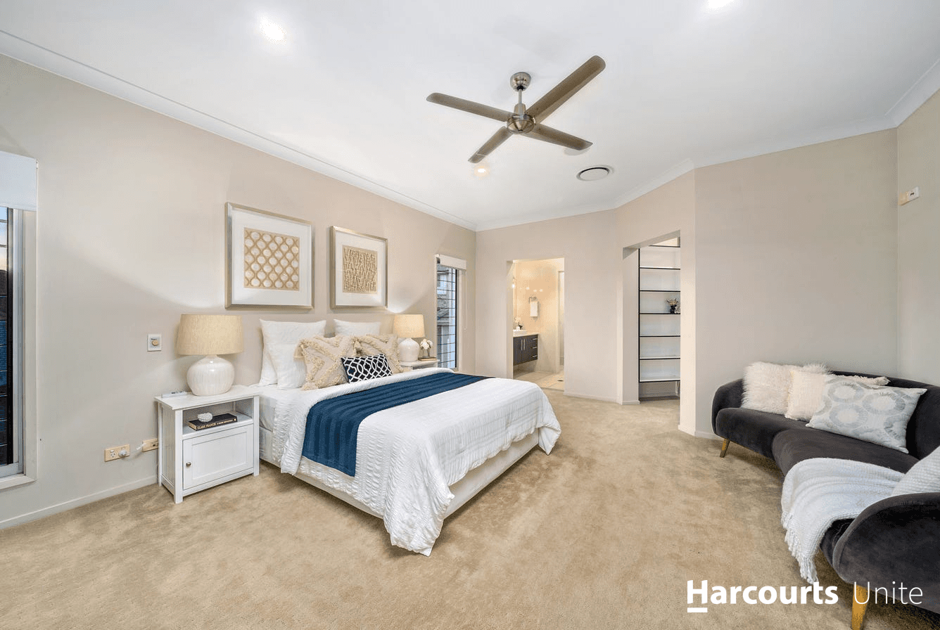 5 Mossglen Close, MURRUMBA DOWNS, QLD 4503