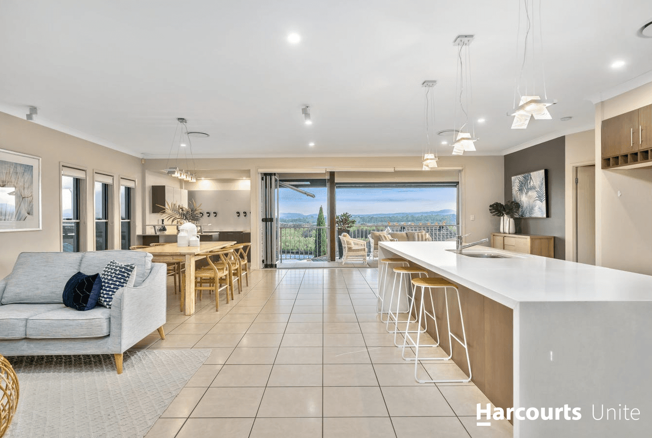 5 Mossglen Close, MURRUMBA DOWNS, QLD 4503