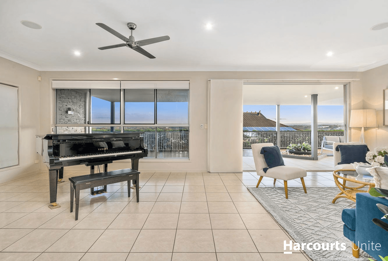 5 Mossglen Close, MURRUMBA DOWNS, QLD 4503