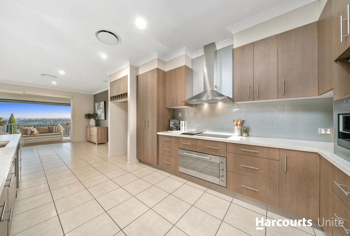 5 Mossglen Close, MURRUMBA DOWNS, QLD 4503