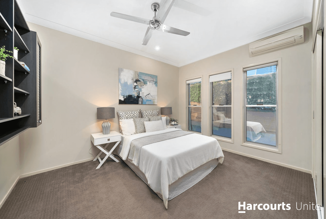 5 Mossglen Close, MURRUMBA DOWNS, QLD 4503