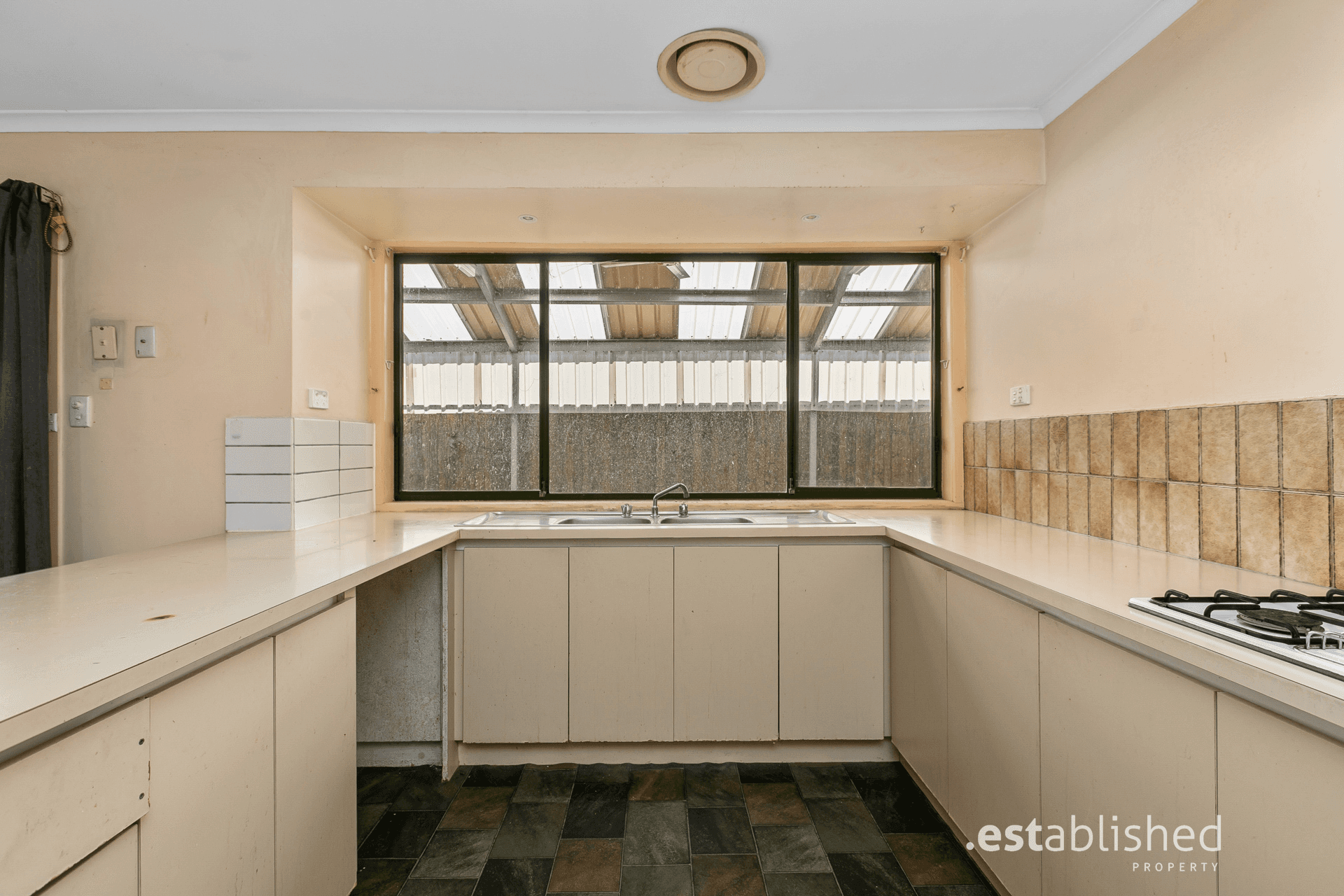 2 Courtney Avenue, HOPPERS CROSSING, VIC 3029