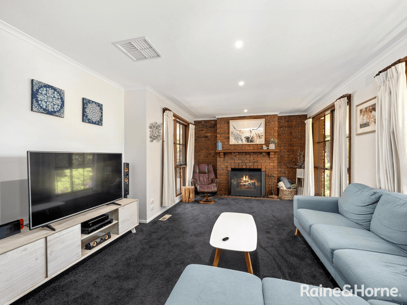 25 Barclay Place, RIDDELLS CREEK, VIC 3431